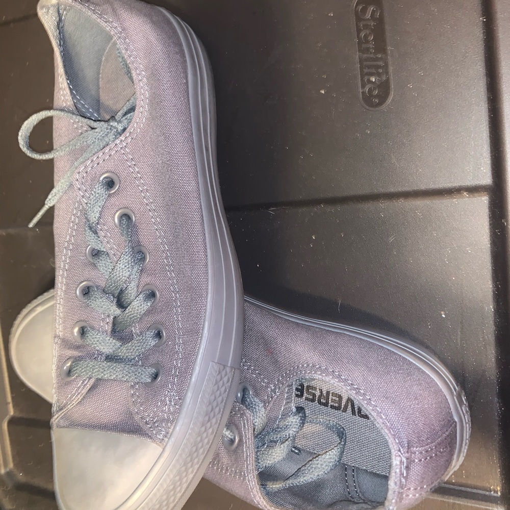 Monogrey Converse